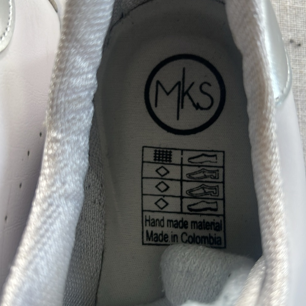 Michael Kors, ladies white and silver sneaker excellent condition size 10 - Picture 13 of 13